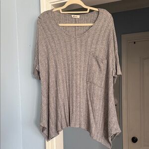 Elegant Gray Short Sleeve Top